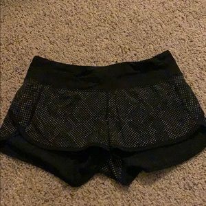 Lululemon 2.5” shorts